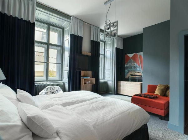 Saint SHERMIN bed breakfast & champagne image 43